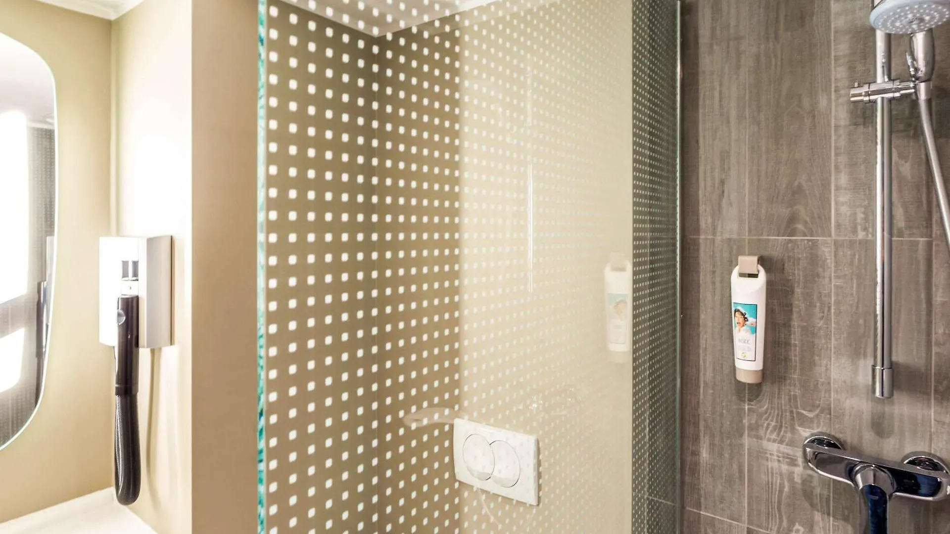 Ibis Wroclaw Centrum 3*,